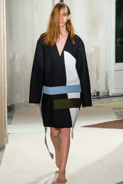 Look 17